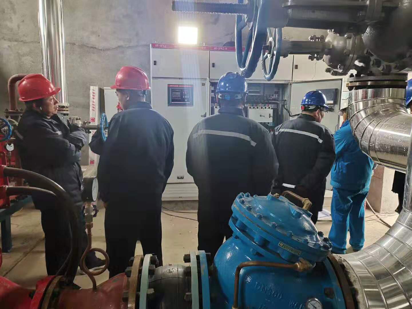 新興耐酸泵廠現(xiàn)場(chǎng)調(diào)試消防泵